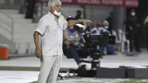 Julio Comesaña no se achicó y dice que su equipo luchará por la remontada