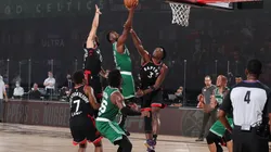 La jugada polémica entre Boston Celtics y Toronto Raptors (Getty)