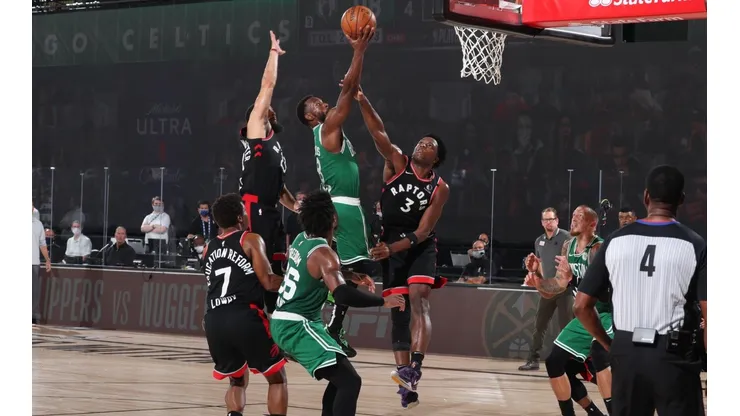 La jugada polémica entre Boston Celtics y Toronto Raptors (Getty)