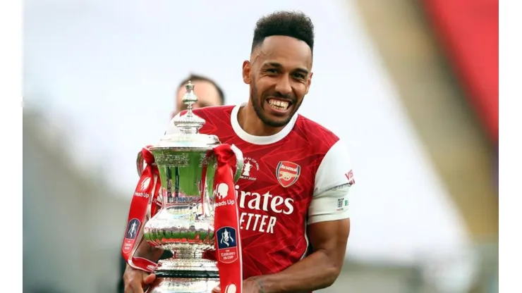 El tuit de Aubameyang cuando se enteró que FIFA le bajó el puntaje