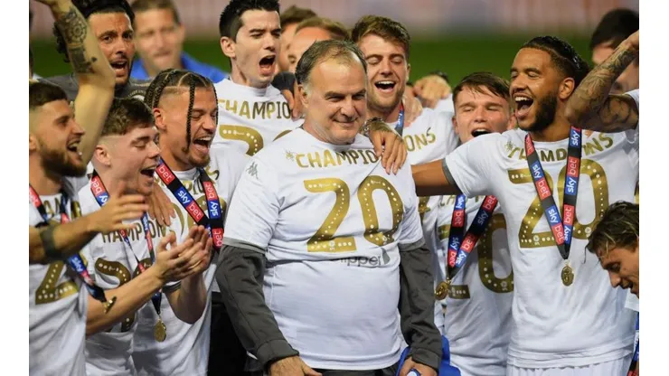 Bielsa va a dirigir en la Premier League: "Me quedo en el Leeds United"