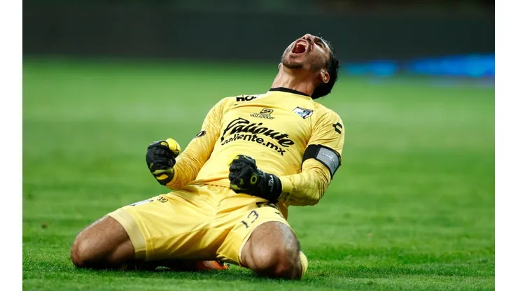 Gil Alcalá, portero de Querétaro (Getty)