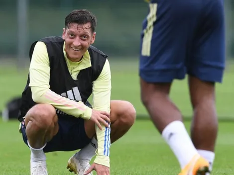 Está loco: el trolleo de Özil al Tottenham que enloqueció a todo Arsenal
