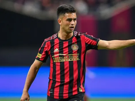 Pity Martínez, presentado en su nuevo equipo como "Nicolás" y con los colores de Boca