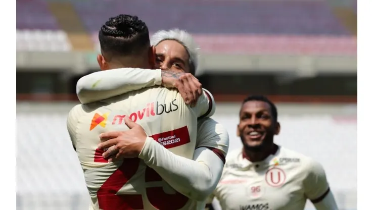 Universitario ganó 3-2 en el Estadio Nacional.