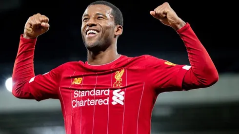 Georginio Wijnaldum festejando un gol en Liverpool.