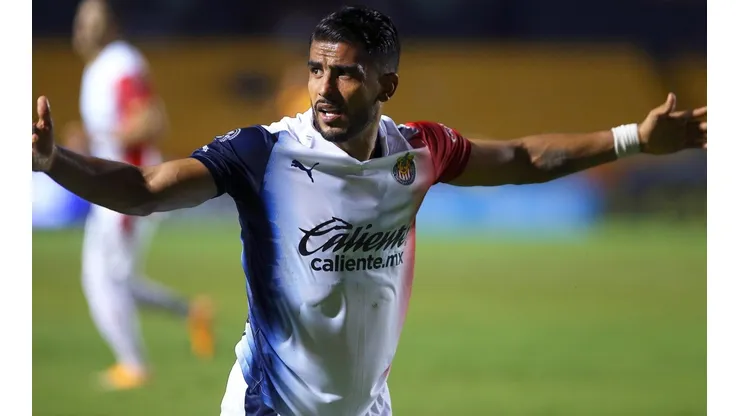 Miguel Ponce fue destruído por la afición de Chivas.