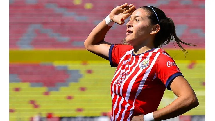 Norma Palafox festejó el gol de Antuna y la afición de Chivas festejó con ella.