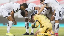 Gil Alcalá se desmayó en el vestuario y fue enviado al hospital