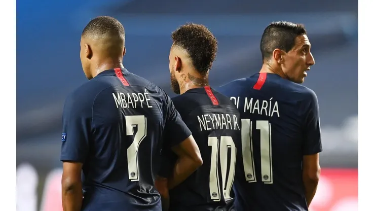Foto de Neymar y Di María junto a Mbappé.