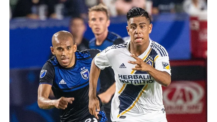 Efraín Álvarez entusiasma a todos Los Angeles Galaxy (Getty)