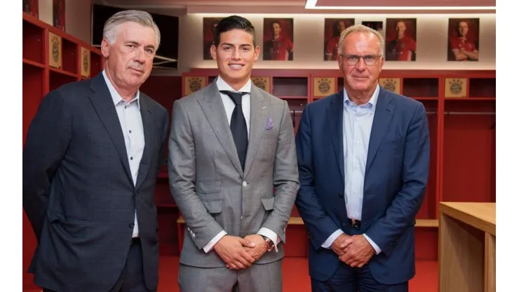 James Rodríguez y Carlo Ancelotti juntos en la época del Bayern Múnich.