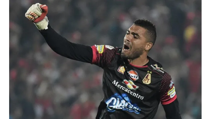 Álvaro Montero en el arco de Deportes Tolima.