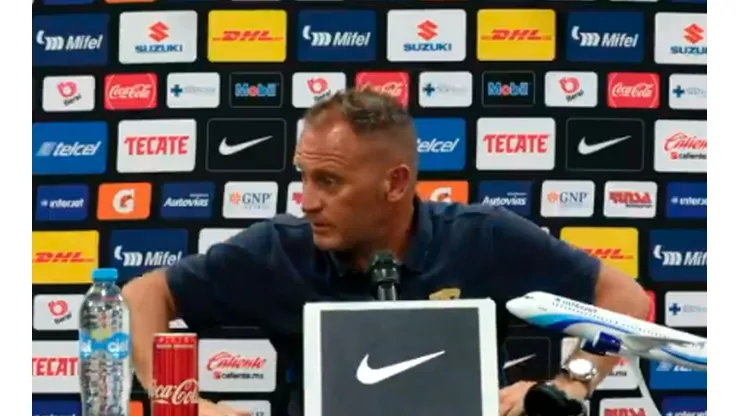 El director técnico de Pumas, Andrés Lillini se quejó por las preguntas de la prensa.