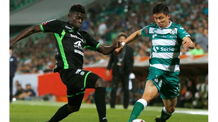 Bryan Garnica la rompió en el encuentro entre Santos y Querétaro.