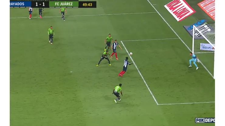 Aké Loba marcó la igualdad para Rayados (Captura)