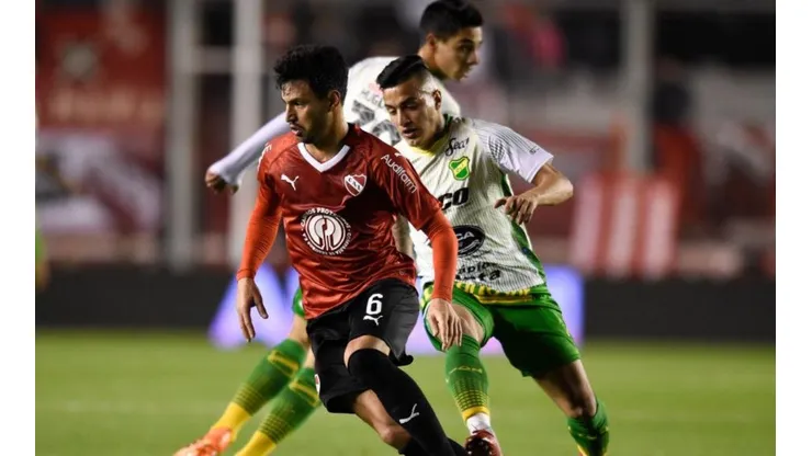 Juan Sánchez Miño en un partido de Independiente.