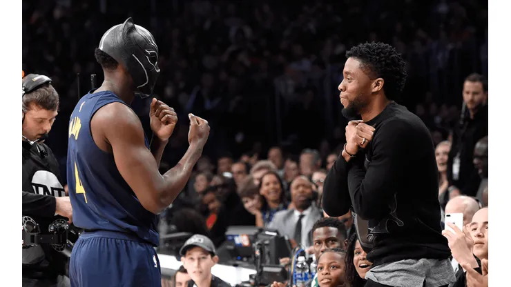 Victor Oladipo y Chadwick Boseman (Getty Images)