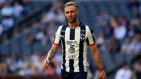 Miguel Layún tuvo un gran gesto con un fanático de Monterrey.
