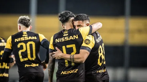 Peñarol vs. Cerro Largo (Foto: Twitter @OficialCAP)