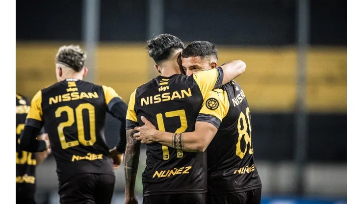 Peñarol vs. Cerro Largo (Foto: Twitter @OficialCAP)