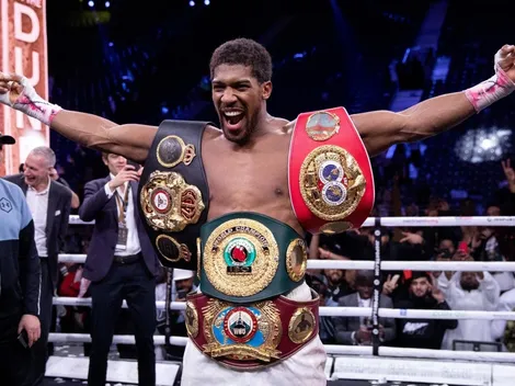 Anthony Joshua podría dejar vacante uno de sus cinturones de peso pesado