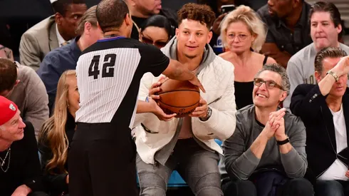 Patrick Mahomes en un juego NBA (Getty)
