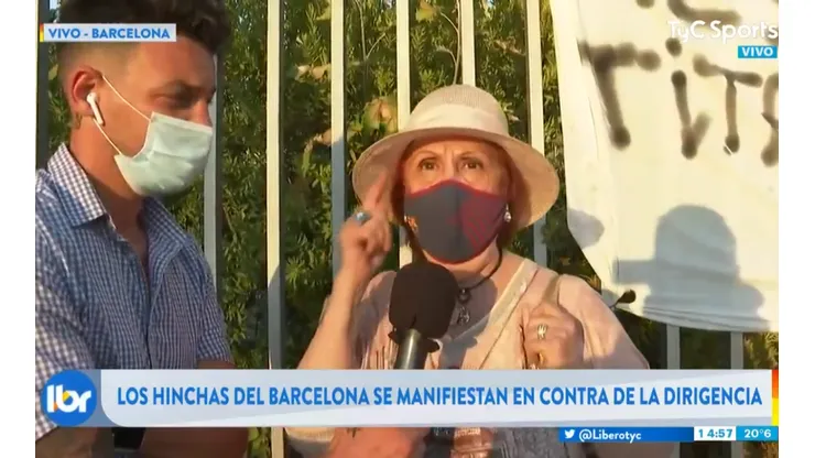 Una señora a Messi: “Quédate, verás pasar el cadáver de Bartomeu”