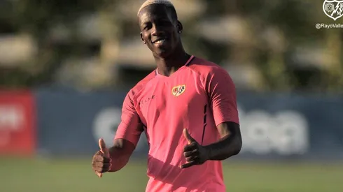 Advíncula jugó la Liga con el Rayo Vallecano y descendió.