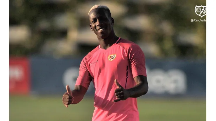 Advíncula jugó la Liga con el Rayo Vallecano y descendió.