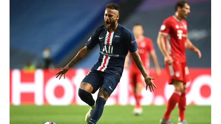 Neymar, derrotado tras la caída en el Bayern. (Getty)