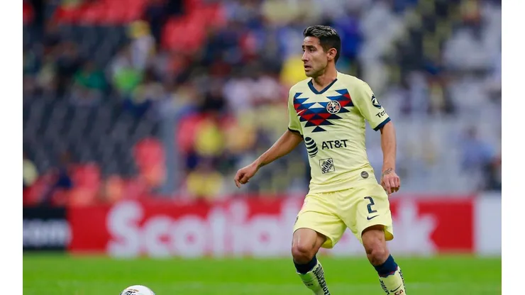 América oficializó a Luis Fuentes como nuevo jugador y la afición cargó contra la directiva