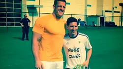J.J. Watt y Lionel Messi (@jjwat)
