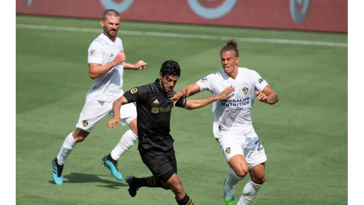 Carlos Vela no jugará por los próximo 5 encuentros. (Getty)