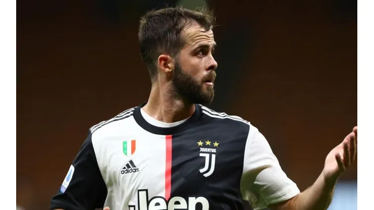Miralem Pjanić rompe el silencio luego de dar positivo por coronavirus