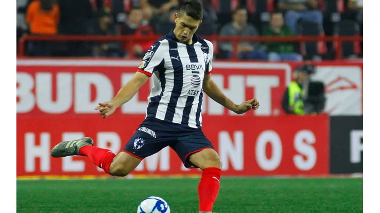 César Montes estuvo de jugar en un grande de Alemania.