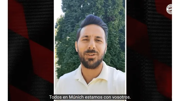 Claudio Pizarro participó del video para el Bayern.