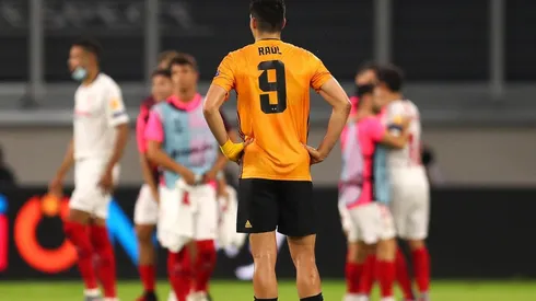 Raúl Jiménez no se moverá de Wolverhampton según una leyenda del club