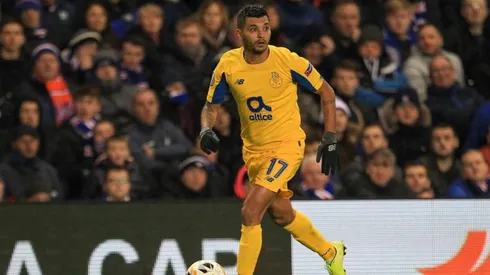 Tecatito Corona fue una pesadilla para Osama Rashid en Portugal