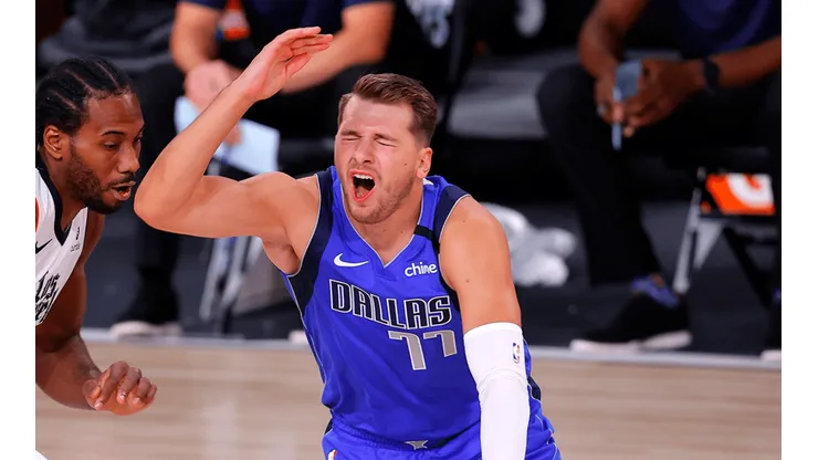 Luka Doncic se lesionó en Mavericks vs. Clippers (Getty Images)