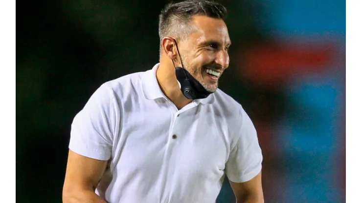 Christian 'Chaco' Giménez debutó como director técnico con triunfo en Cancún. (@cancun_fc)