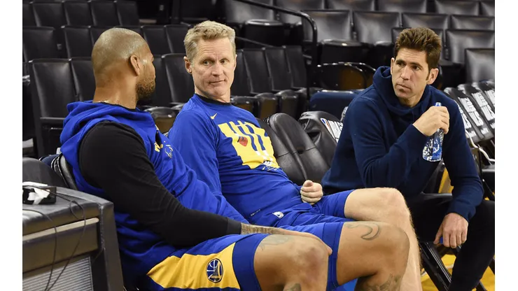 Bob Myers (der.) GM de los Warriors (Getty Images)