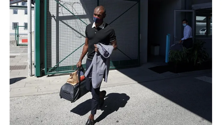 El día después de su salida, Abidal le tiró un palo al Barcelona en Instagram