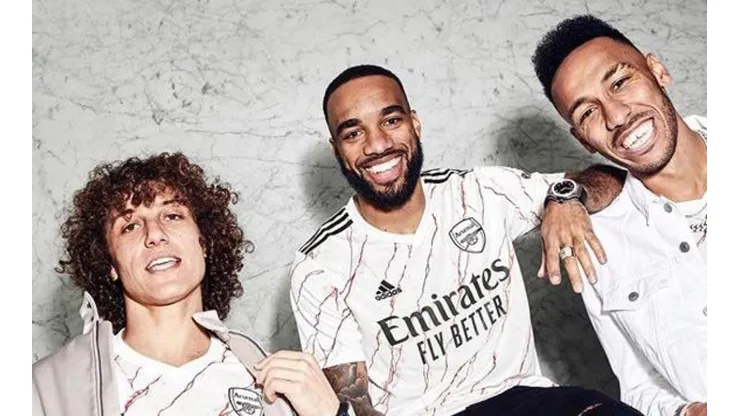 Para vestirse de gala: Arsenal presentó su nueva camiseta