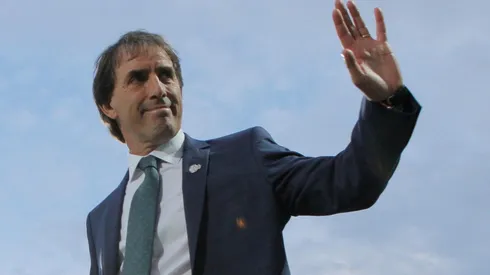 La FEF ya se comunicó con Guillermo Almada (Getty Images)