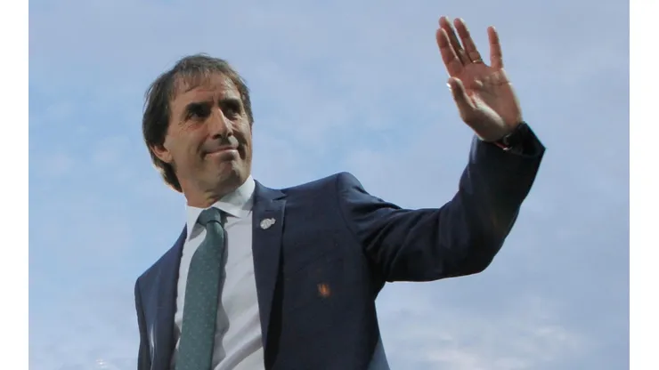 La FEF ya se comunicó con Guillermo Almada (Getty Images)
