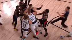 Kristaps Porzingis fue expulsado del juego entre Mavericks y Clippers (Captura de pantalla)