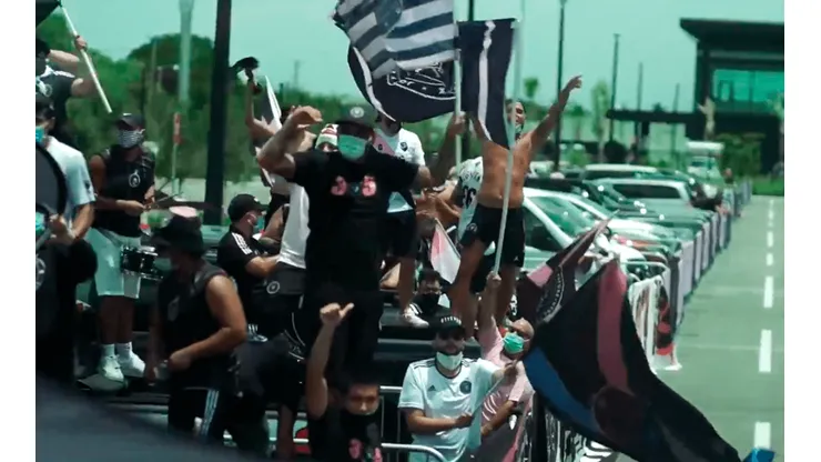 Fans del Inter Miami (@InterMiamiCF)