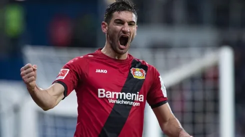 Lucas Alario festejando un gol en Bayer Leverkusen.