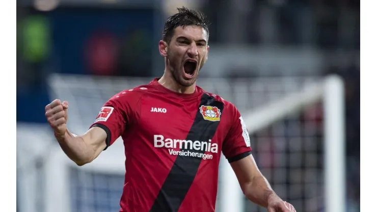 Lucas Alario festejando un gol en Bayer Leverkusen.